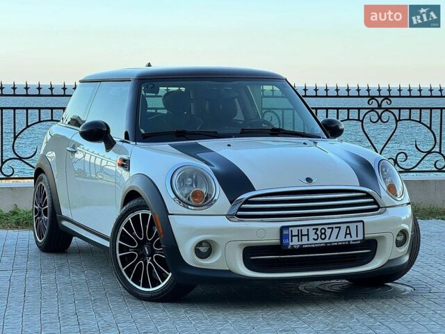 Білий Міні Cooper, об'ємом двигуна 1.6 л та пробігом 180 тис. км за 7200 $, фото 3 на Automoto.ua