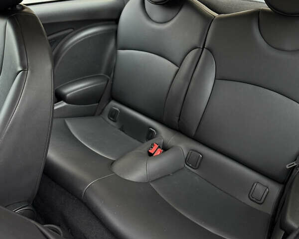 Белый Мини Купер, объемом двигателя 1.6 л и пробегом 132 тыс. км за 7950 $, фото 14 на Automoto.ua