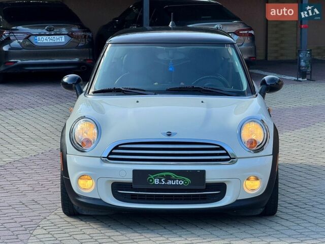 Білий Міні Cooper, об'ємом двигуна 1.6 л та пробігом 160 тис. км за 6900 $, фото 4 на Automoto.ua