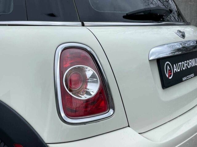 Белый Мини Купер, объемом двигателя 1.6 л и пробегом 174 тыс. км за 7190 $, фото 7 на Automoto.ua