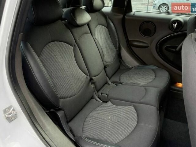 Белый Мини Купер, объемом двигателя 2 л и пробегом 189 тыс. км за 11500 $, фото 34 на Automoto.ua