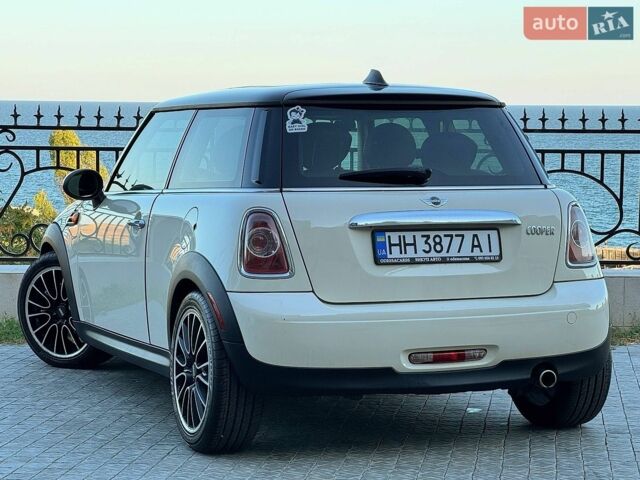 Білий Міні Cooper, об'ємом двигуна 1.6 л та пробігом 180 тис. км за 7200 $, фото 5 на Automoto.ua