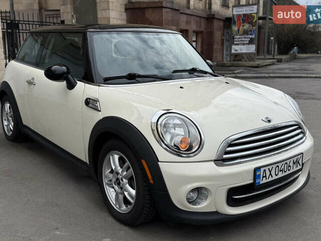 Белый Мини Купер, объемом двигателя 1.6 л и пробегом 132 тыс. км за 7950 $, фото 5 на Automoto.ua