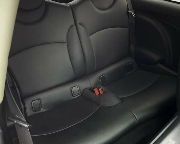 Белый Мини Купер, объемом двигателя 1.6 л и пробегом 250 тыс. км за 7000 $, фото 10 на Automoto.ua