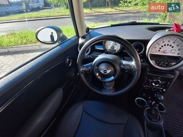 Білий Міні Cooper, об'ємом двигуна 1.6 л та пробігом 163 тис. км за 8000 $, фото 10 на Automoto.ua