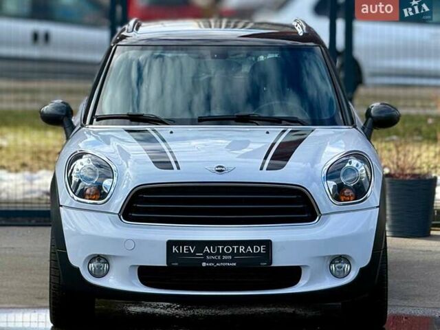 Белый Мини Купер, объемом двигателя 2 л и пробегом 189 тыс. км за 11500 $, фото 4 на Automoto.ua