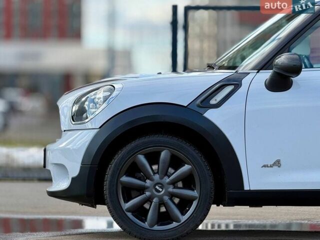 Белый Мини Купер, объемом двигателя 2 л и пробегом 189 тыс. км за 11500 $, фото 9 на Automoto.ua