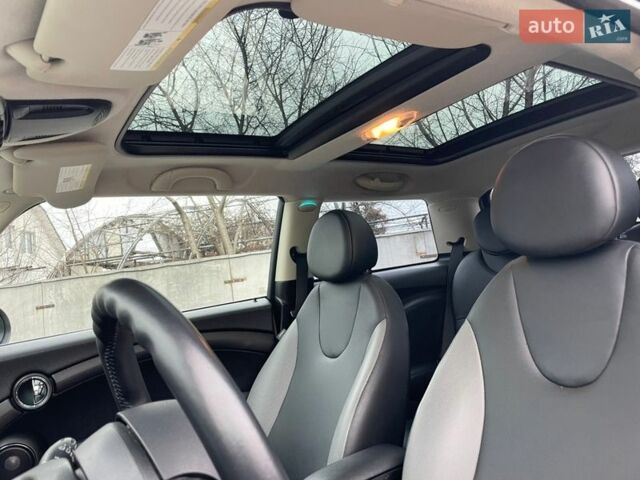 Белый Мини Купер, объемом двигателя 1.6 л и пробегом 178 тыс. км за 6990 $, фото 13 на Automoto.ua