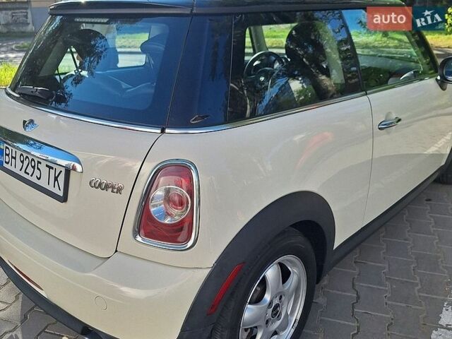 Білий Міні Cooper, об'ємом двигуна 1.6 л та пробігом 163 тис. км за 8000 $, фото 7 на Automoto.ua