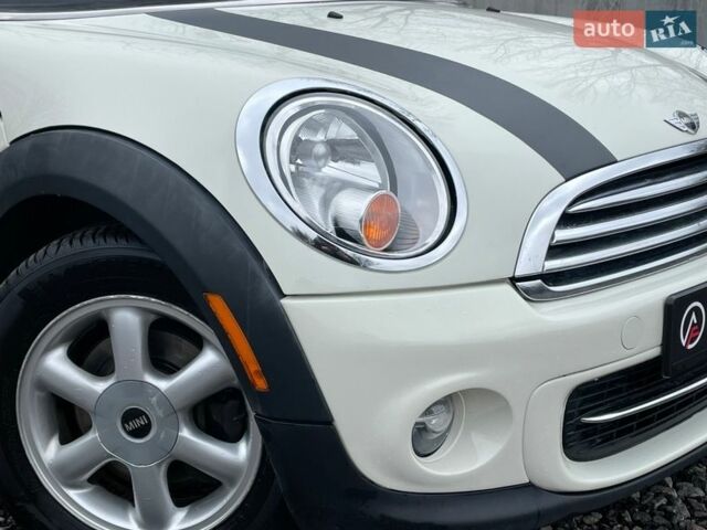 Белый Мини Купер, объемом двигателя 1.6 л и пробегом 178 тыс. км за 6990 $, фото 2 на Automoto.ua