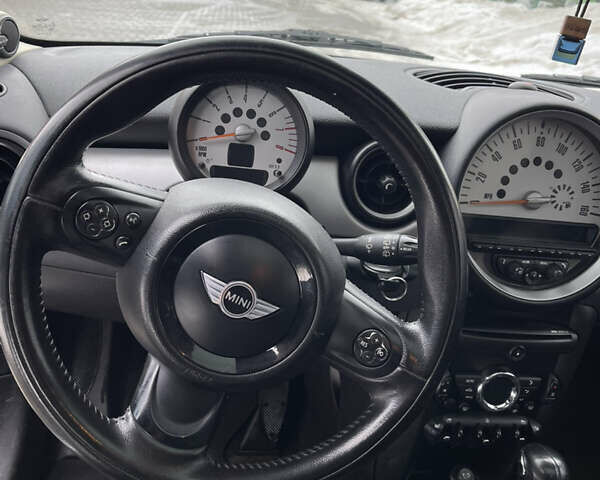 Белый Мини Купер, объемом двигателя 1.6 л и пробегом 250 тыс. км за 7000 $, фото 15 на Automoto.ua