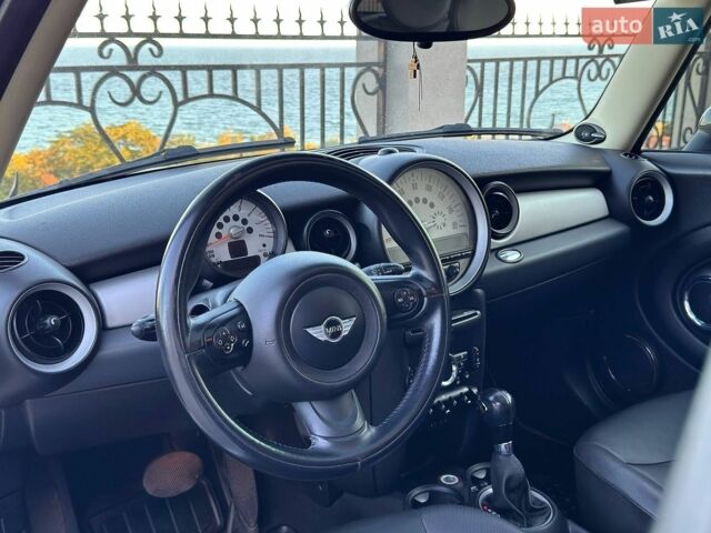 Білий Міні Cooper, об'ємом двигуна 1.6 л та пробігом 180 тис. км за 7200 $, фото 17 на Automoto.ua