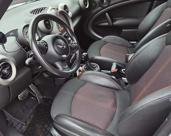 Білий Міні Cooper, об'ємом двигуна 1.6 л та пробігом 165 тис. км за 10500 $, фото 10 на Automoto.ua