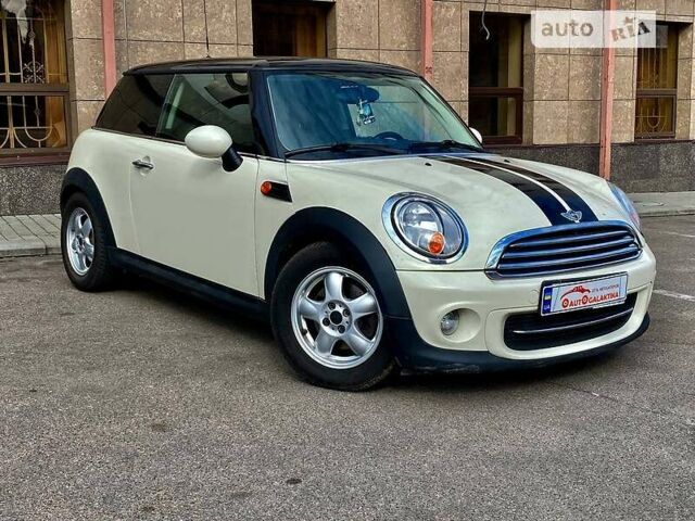 Білий Міні Cooper, об'ємом двигуна 1.6 л та пробігом 157 тис. км за 6999 $, фото 5 на Automoto.ua