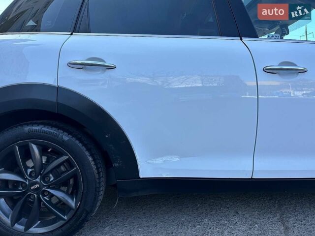 Білий Міні Cooper, об'ємом двигуна 1.6 л та пробігом 220 тис. км за 10300 $, фото 11 на Automoto.ua