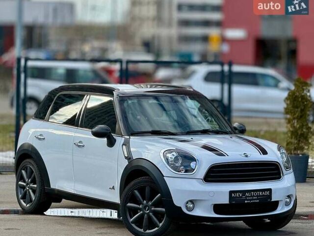 Белый Мини Купер, объемом двигателя 2 л и пробегом 189 тыс. км за 11500 $, фото 1 на Automoto.ua