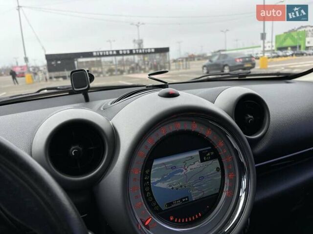 Белый Мини Купер, объемом двигателя 1.6 л и пробегом 180 тыс. км за 10000 $, фото 1 на Automoto.ua