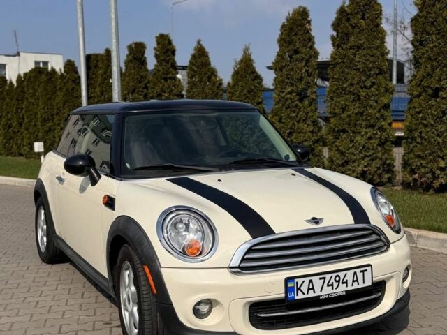 Білий Міні Cooper, об'ємом двигуна 1.6 л та пробігом 177 тис. км за 7100 $, фото 3 на Automoto.ua