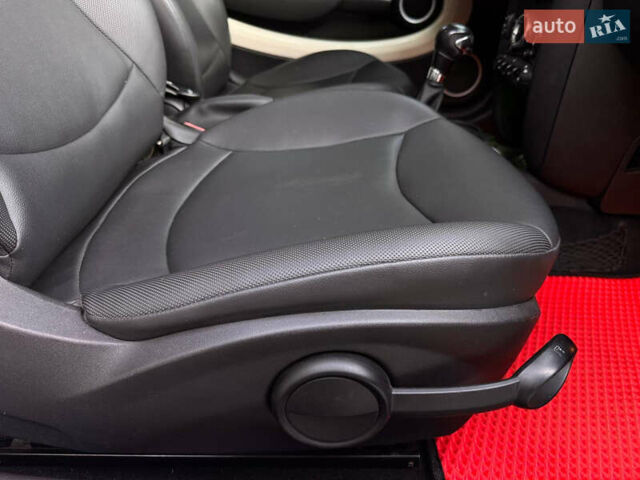 Білий Міні Cooper, об'ємом двигуна 1.6 л та пробігом 201 тис. км за 7400 $, фото 37 на Automoto.ua