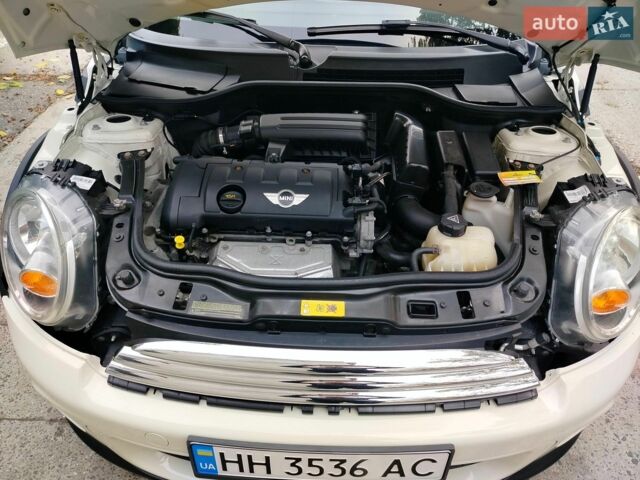 Білий Міні Cooper, об'ємом двигуна 1.6 л та пробігом 136 тис. км за 6600 $, фото 16 на Automoto.ua