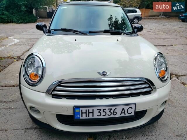 Білий Міні Cooper, об'ємом двигуна 1.6 л та пробігом 136 тис. км за 6600 $, фото 15 на Automoto.ua