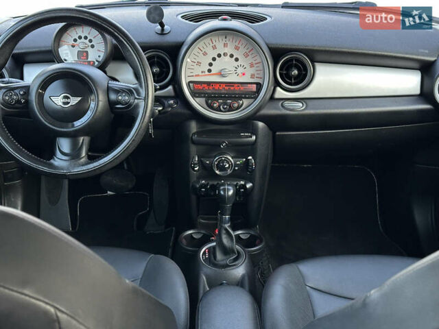 Білий Міні Cooper, об'ємом двигуна 1.6 л та пробігом 208 тис. км за 6500 $, фото 12 на Automoto.ua