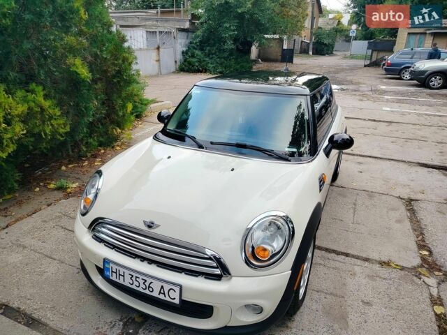 Білий Міні Cooper, об'ємом двигуна 1.6 л та пробігом 136 тис. км за 6600 $, фото 14 на Automoto.ua