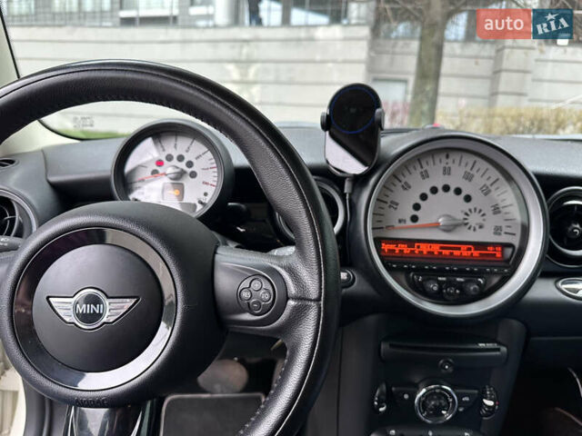 Білий Міні Cooper, об'ємом двигуна 1.6 л та пробігом 135 тис. км за 8500 $, фото 12 на Automoto.ua