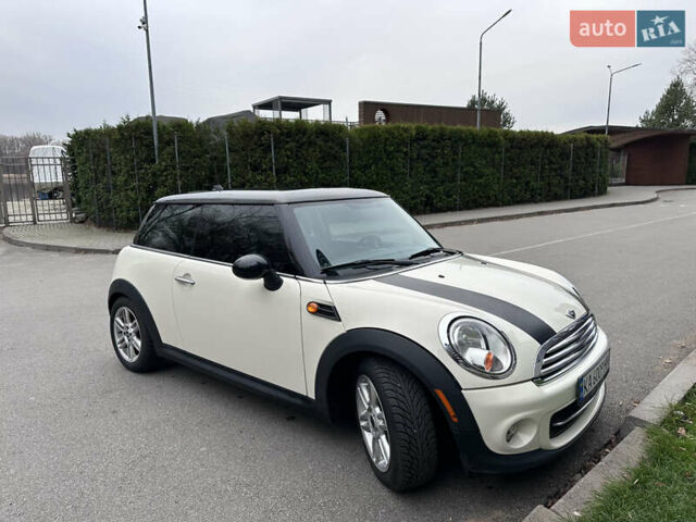 Білий Міні Cooper, об'ємом двигуна 1.6 л та пробігом 135 тис. км за 7500 $, фото 3 на Automoto.ua