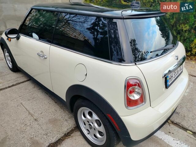 Білий Міні Cooper, об'ємом двигуна 1.6 л та пробігом 136 тис. км за 6600 $, фото 11 на Automoto.ua