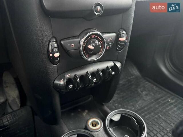 Білий Міні Cooper, об'ємом двигуна 1.6 л та пробігом 131 тис. км за 8990 $, фото 17 на Automoto.ua
