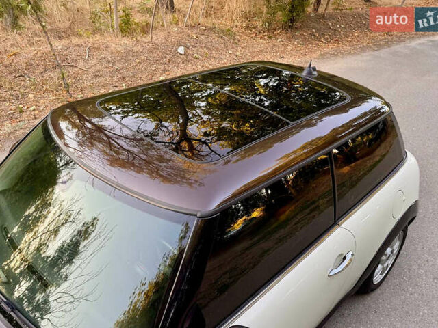 Білий Міні Cooper, об'ємом двигуна 1.6 л та пробігом 201 тис. км за 7400 $, фото 8 на Automoto.ua