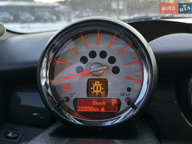 Білий Міні Cooper, об'ємом двигуна 1.6 л та пробігом 233 тис. км за 7490 $, фото 42 на Automoto.ua