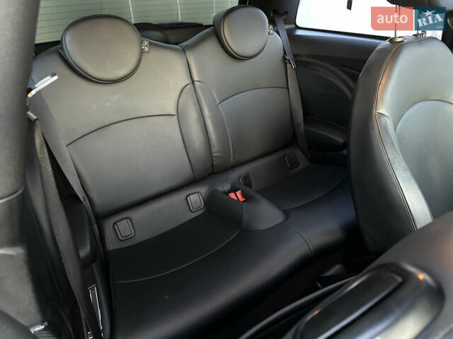 Білий Міні Cooper, об'ємом двигуна 1.6 л та пробігом 233 тис. км за 7490 $, фото 36 на Automoto.ua