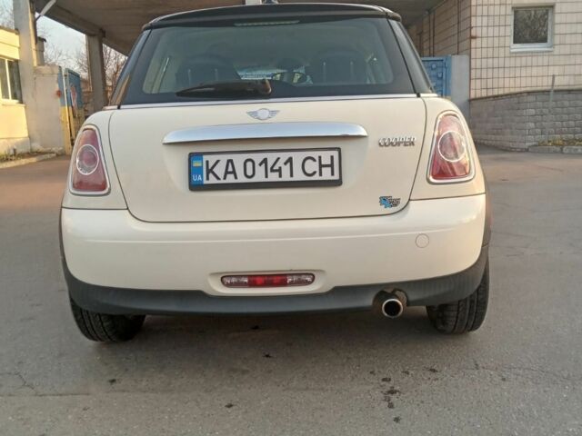 Білий Міні Cooper, об'ємом двигуна 1.6 л та пробігом 165 тис. км за 8500 $, фото 7 на Automoto.ua