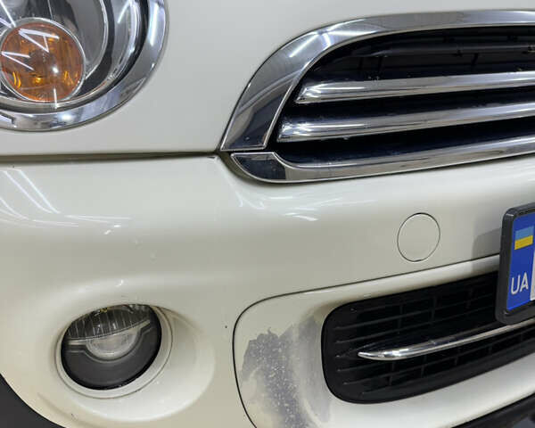Белый Мини Купер, объемом двигателя 1.6 л и пробегом 207 тыс. км за 7500 $, фото 12 на Automoto.ua