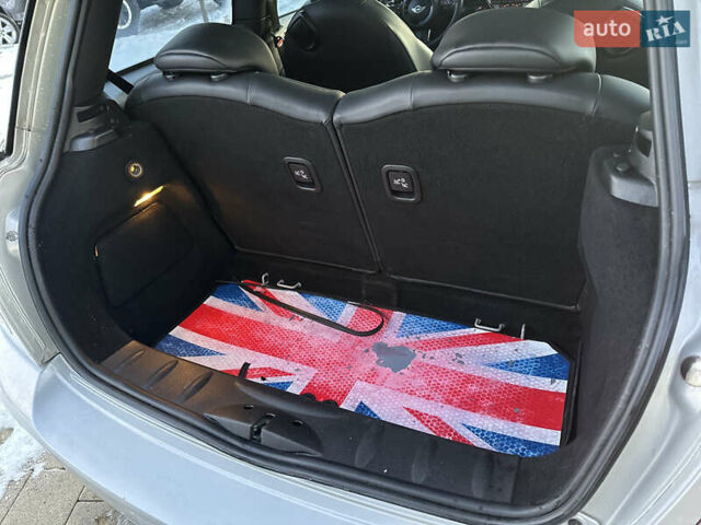 Білий Міні Cooper, об'ємом двигуна 1.6 л та пробігом 233 тис. км за 7490 $, фото 49 на Automoto.ua