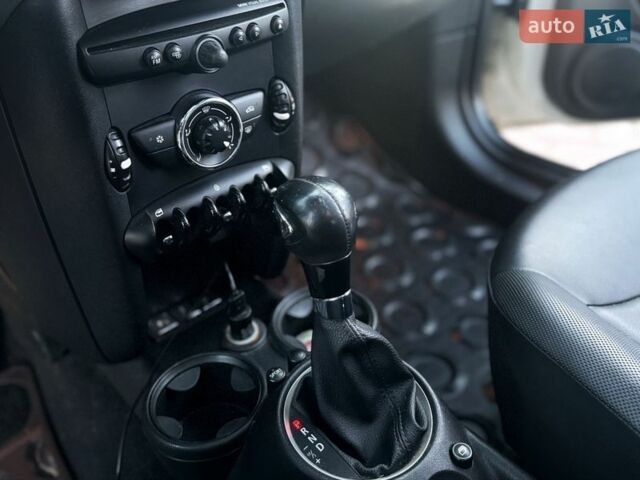 Білий Міні Cooper, об'ємом двигуна 1.6 л та пробігом 219 тис. км за 8000 $, фото 14 на Automoto.ua