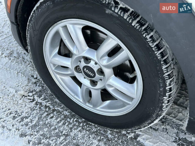 Білий Міні Cooper, об'ємом двигуна 1.6 л та пробігом 208 тис. км за 6500 $, фото 7 на Automoto.ua