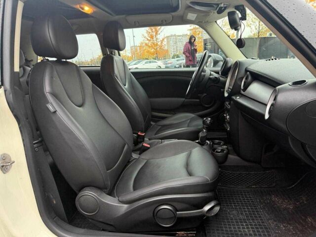 Міні Cooper 2012 у Києві на Automoto.ua Білий Міні Cooper, об'ємом двигуна 1.6 л та пробігом 131 тис. км за 8990 $, фото 9 на Automoto.ua
