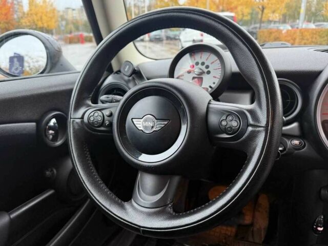 Міні Cooper 2012 у Києві на Automoto.ua Білий Міні Cooper, об'ємом двигуна 1.6 л та пробігом 131 тис. км за 8990 $, фото 15 на Automoto.ua