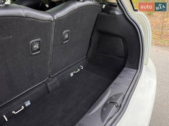 Білий Міні Cooper, об'ємом двигуна 1.6 л та пробігом 201 тис. км за 7400 $, фото 19 на Automoto.ua