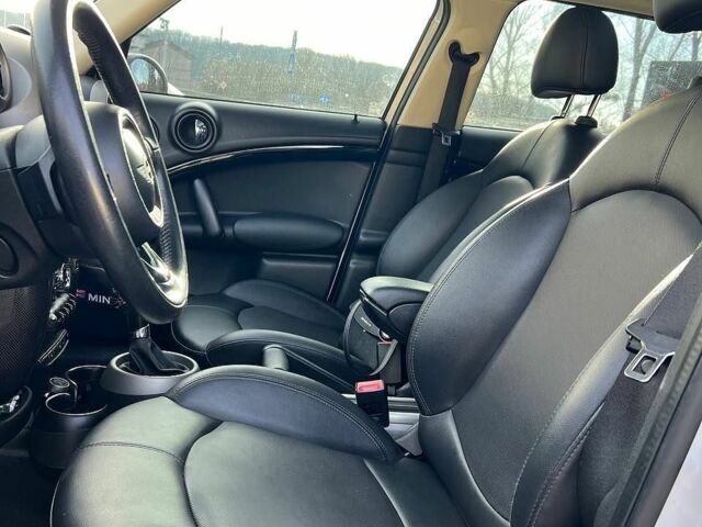 Білий Міні Cooper, об'ємом двигуна 1.6 л та пробігом 175 тис. км за 9900 $, фото 3 на Automoto.ua
