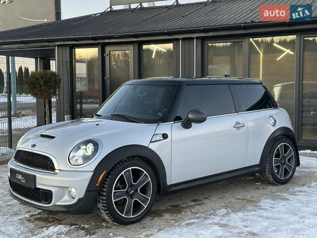 Білий Міні Cooper, об'ємом двигуна 1.6 л та пробігом 233 тис. км за 7490 $, фото 4 на Automoto.ua
