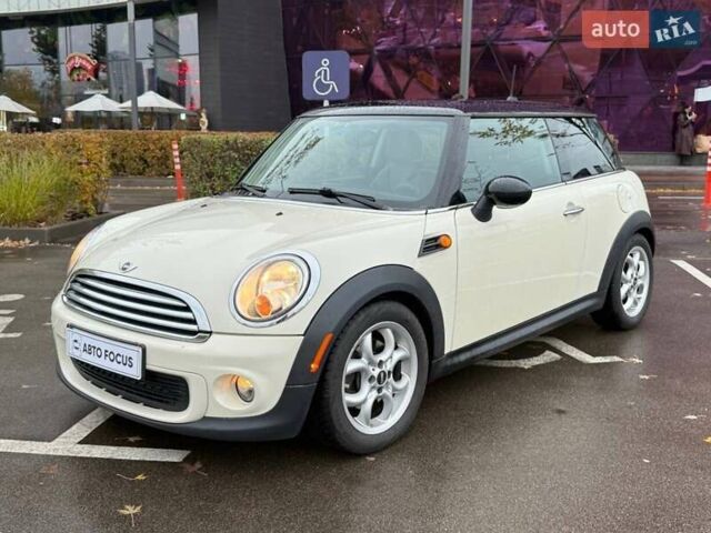 Білий Міні Cooper, об'ємом двигуна 1.6 л та пробігом 131 тис. км за 8990 $, фото 2 на Automoto.ua