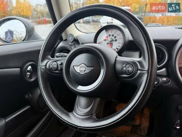 Білий Міні Cooper, об'ємом двигуна 1.6 л та пробігом 131 тис. км за 8990 $, фото 15 на Automoto.ua