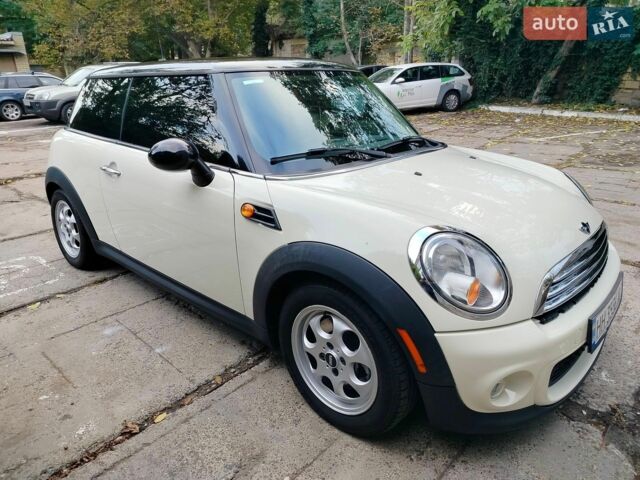 Білий Міні Cooper, об'ємом двигуна 1.6 л та пробігом 136 тис. км за 6600 $, фото 13 на Automoto.ua