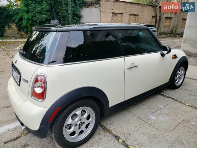 Білий Міні Cooper, об'ємом двигуна 1.6 л та пробігом 136 тис. км за 6600 $, фото 19 на Automoto.ua