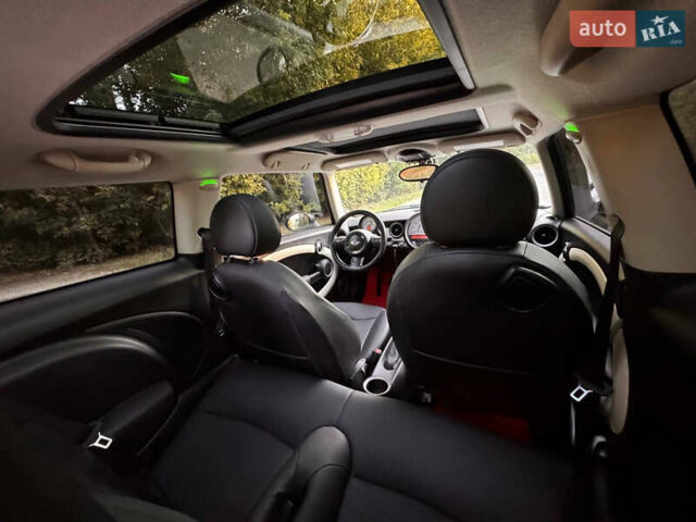 Білий Міні Cooper, об'ємом двигуна 1.6 л та пробігом 201 тис. км за 7400 $, фото 23 на Automoto.ua