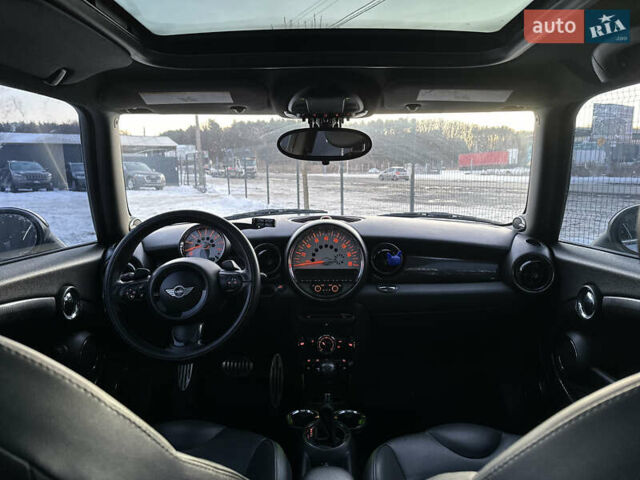 Білий Міні Cooper, об'ємом двигуна 1.6 л та пробігом 233 тис. км за 7490 $, фото 45 на Automoto.ua